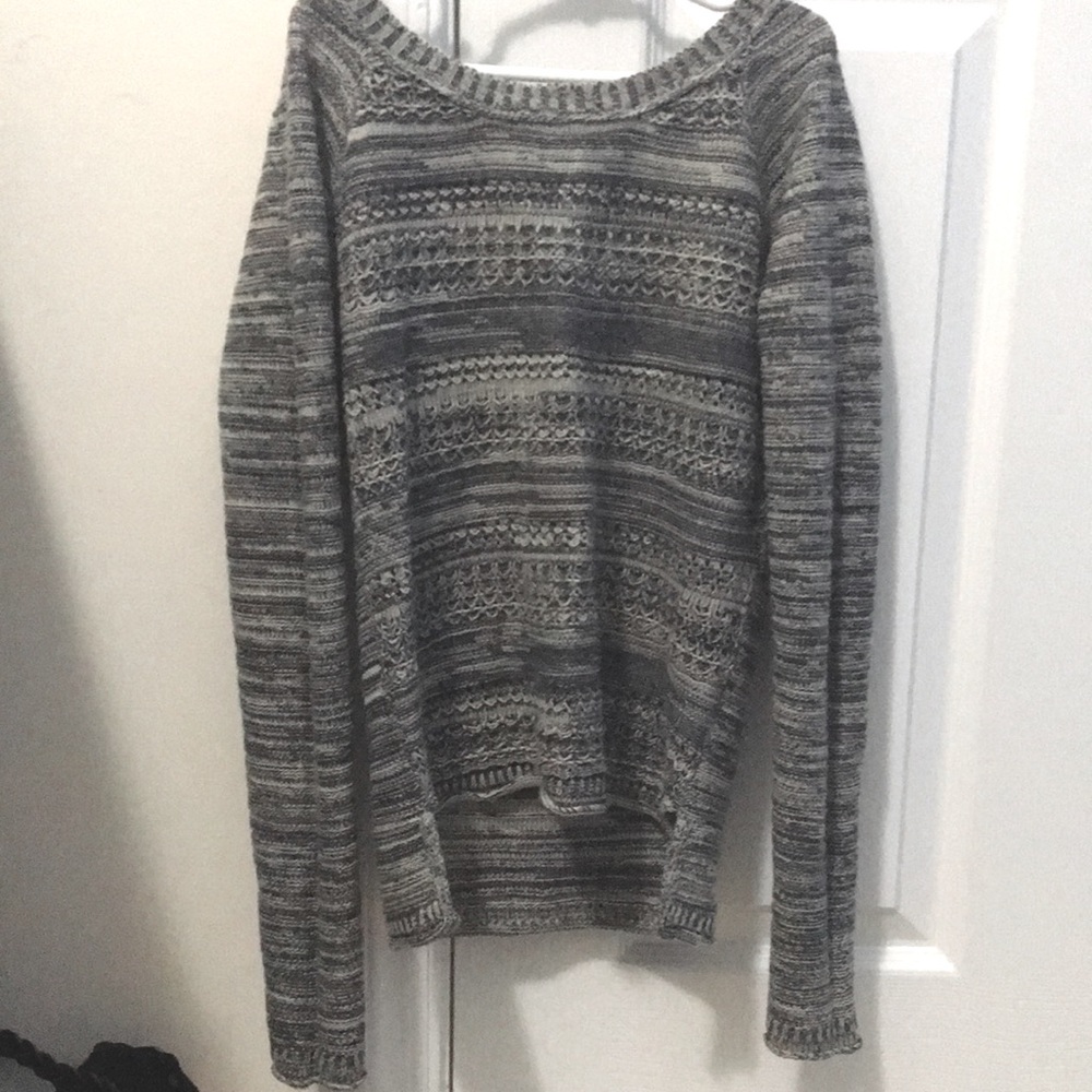The brand is Aeropostale, with the colors being a mix of gray and silver. Is XS